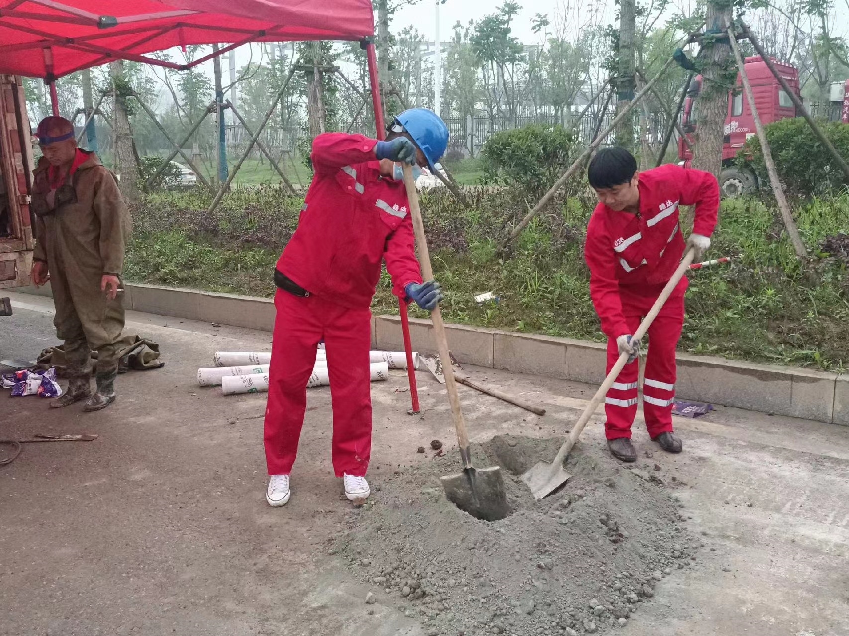 铁山管道疏通哪家好】及时进行市政管道清淤