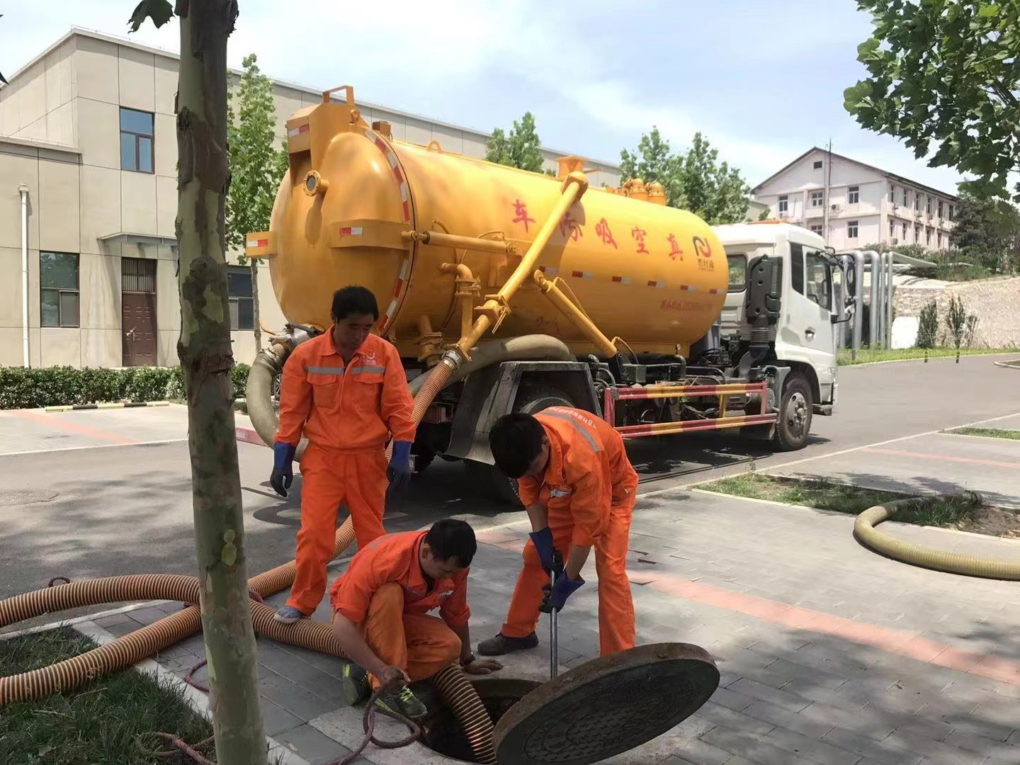 铁山化粪池清理与5-8吨吸粪车施工效率分析